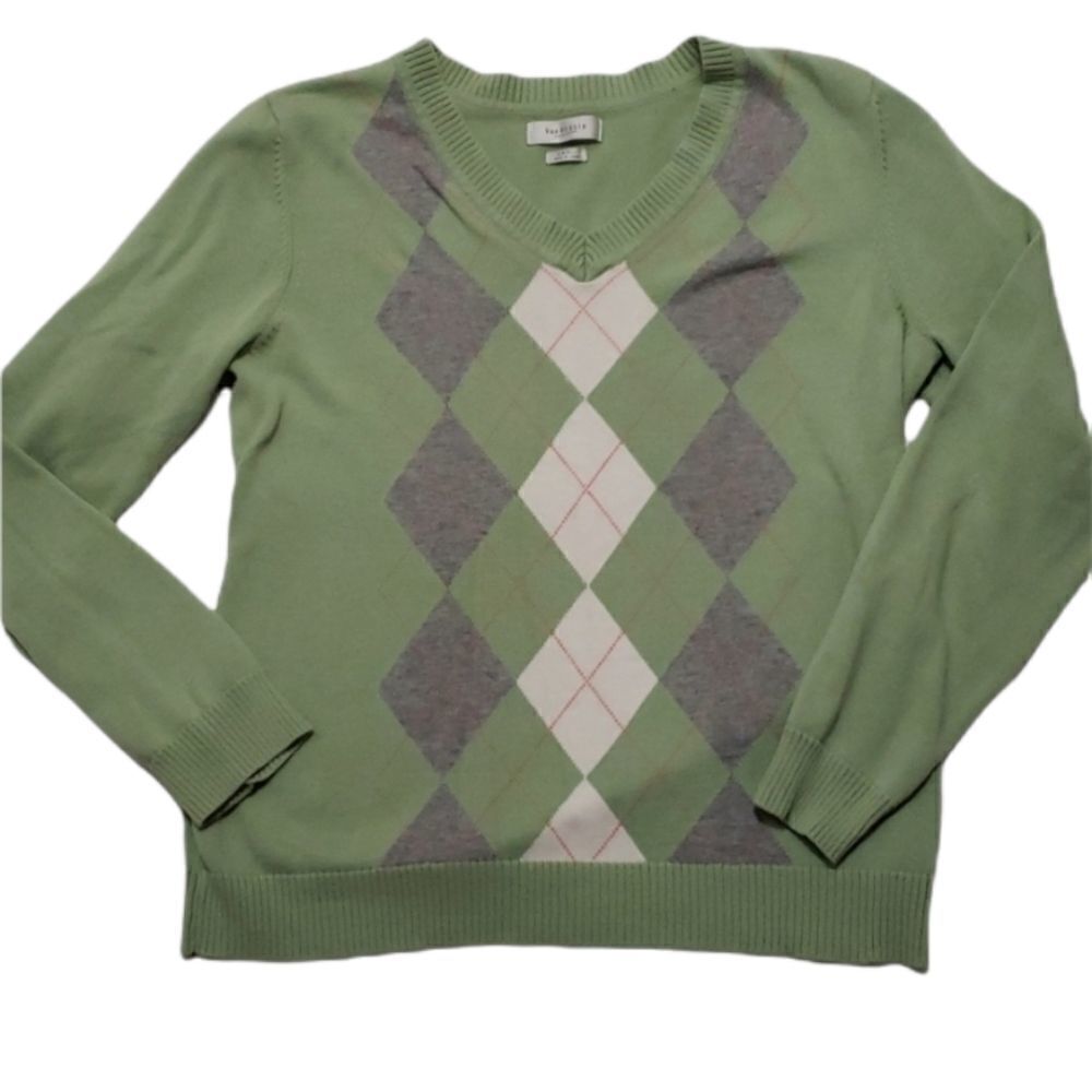Diamond pattern sweater 